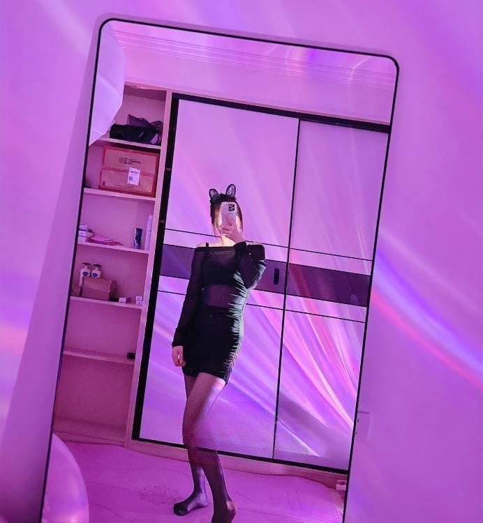 小宝贝妹妹身材标准，乖巧，白皙，是我最喜欢的那种