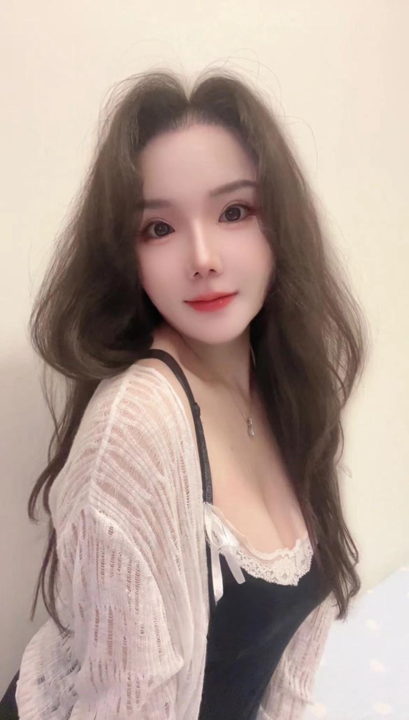 清纯高颜值性感御姐