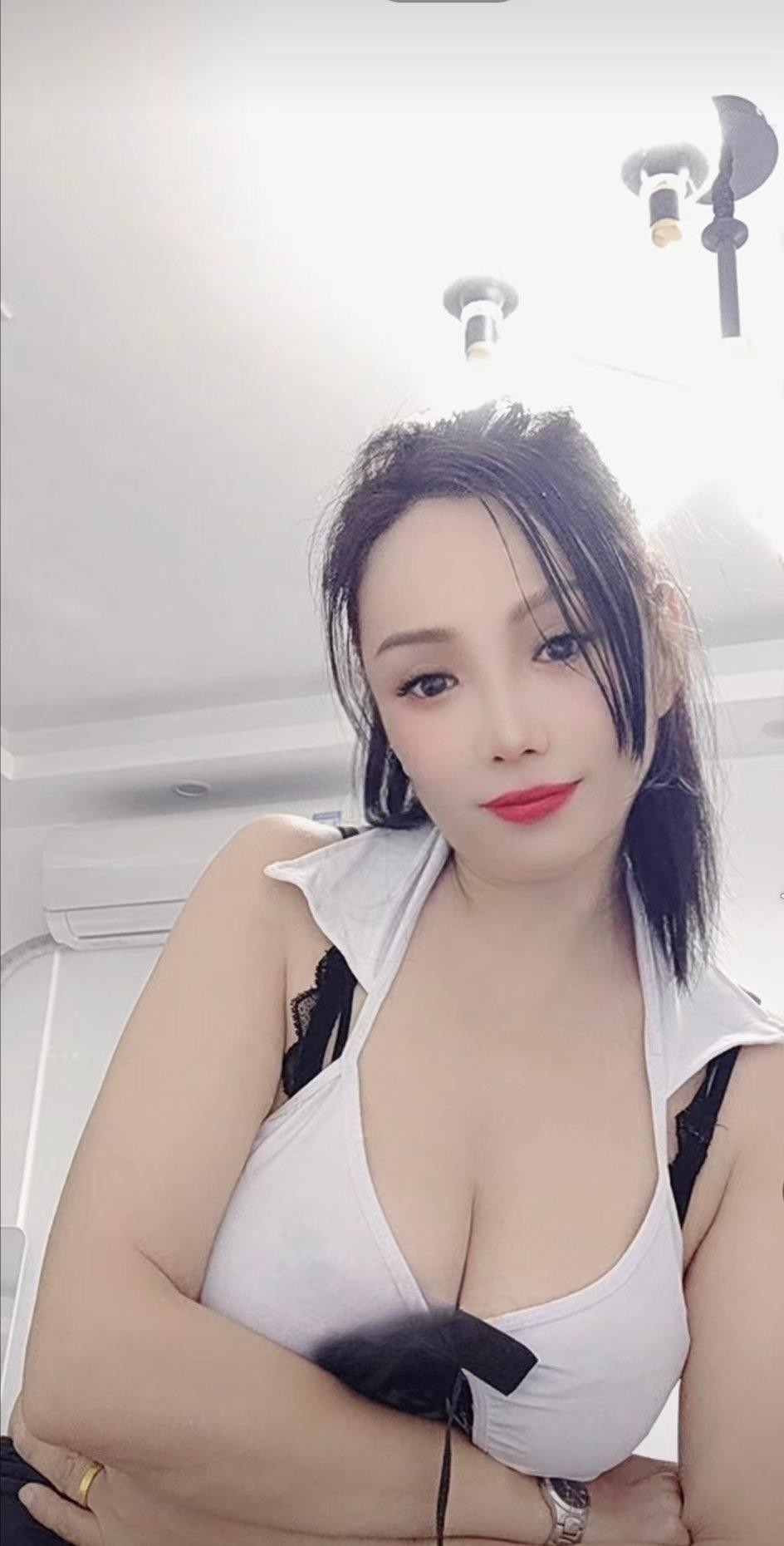 大胸服务控骚货