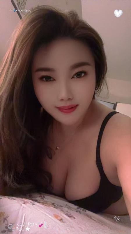 大奶骚妇