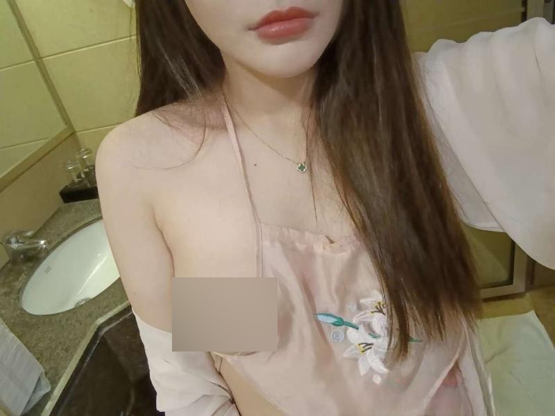 极品丰满兼职小月亮