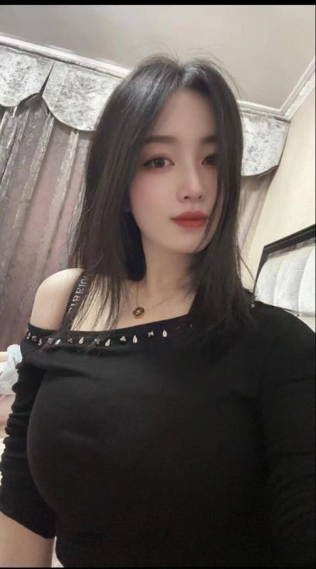 丰满高挑小少妇