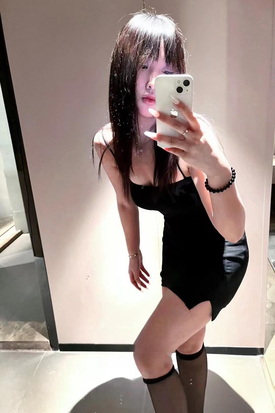 风骚粉嫩水多妹妹