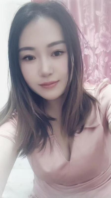 彝族温柔小姐姐