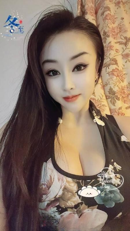 大胸身材好颜值妹子