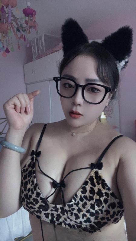 大奶少妇伊诺