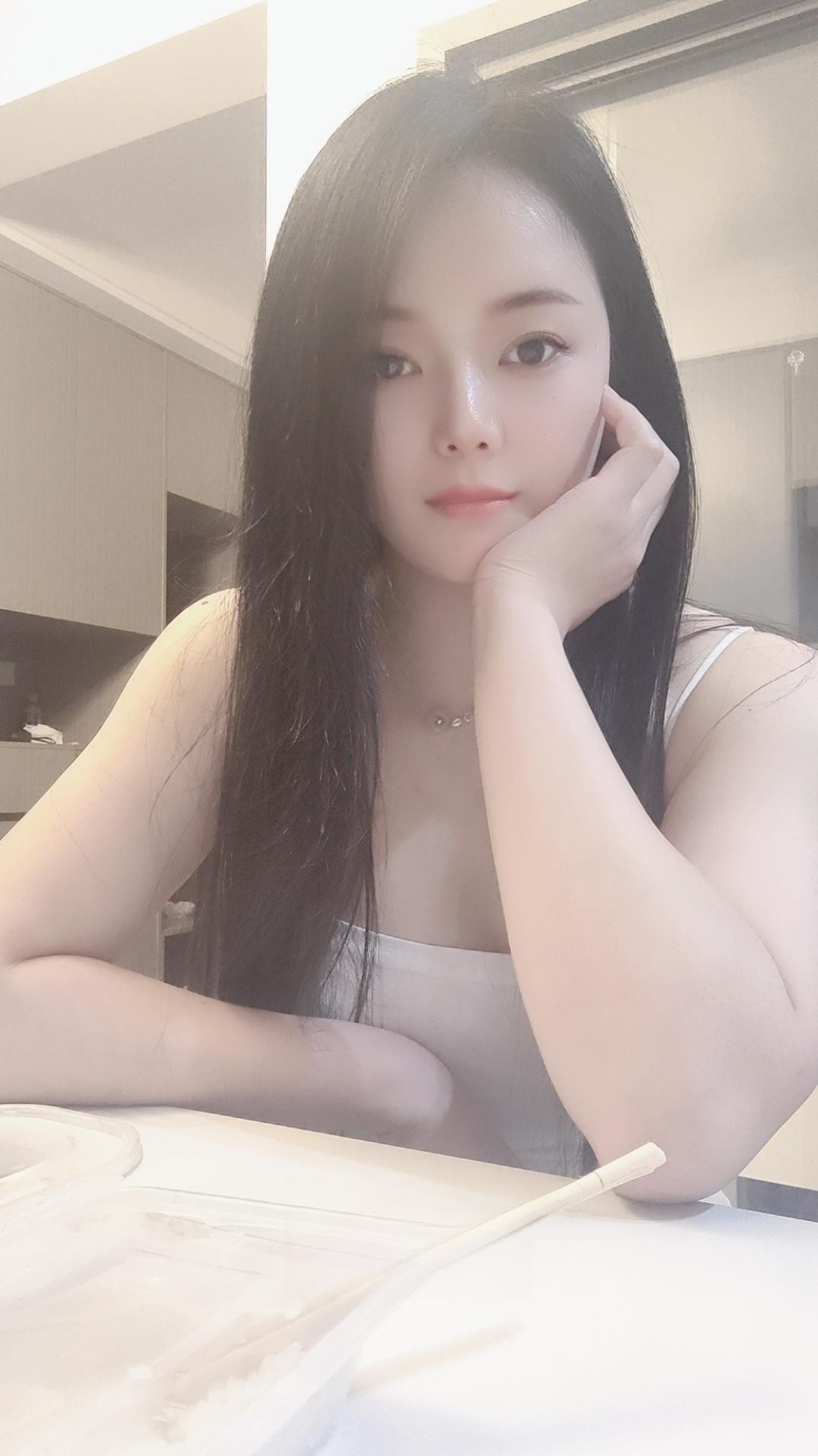 丰满型小姐姐