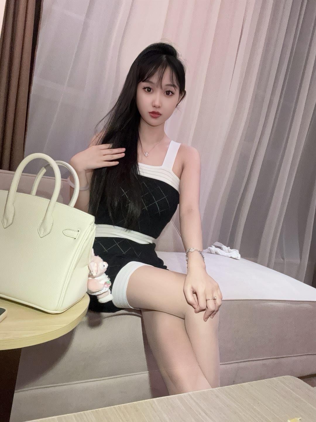 白白嫩嫩娃娃脸筷子腿说话娇滴滴