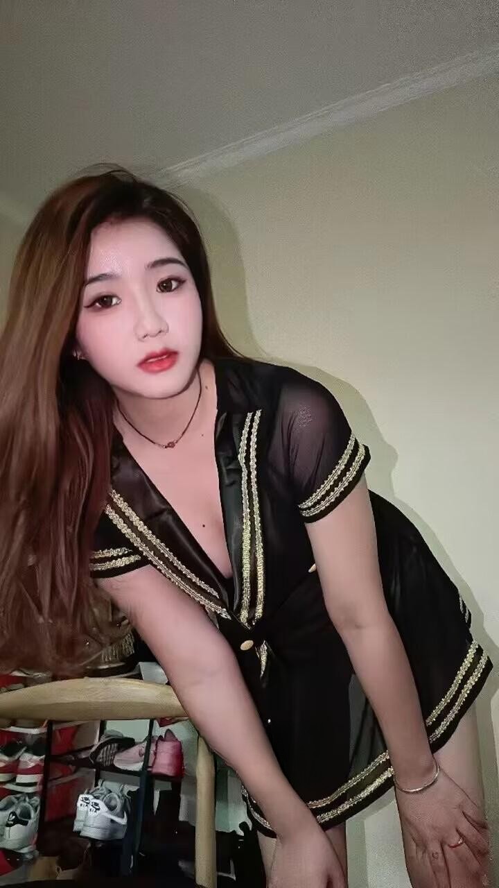 妖艳风骚御姐