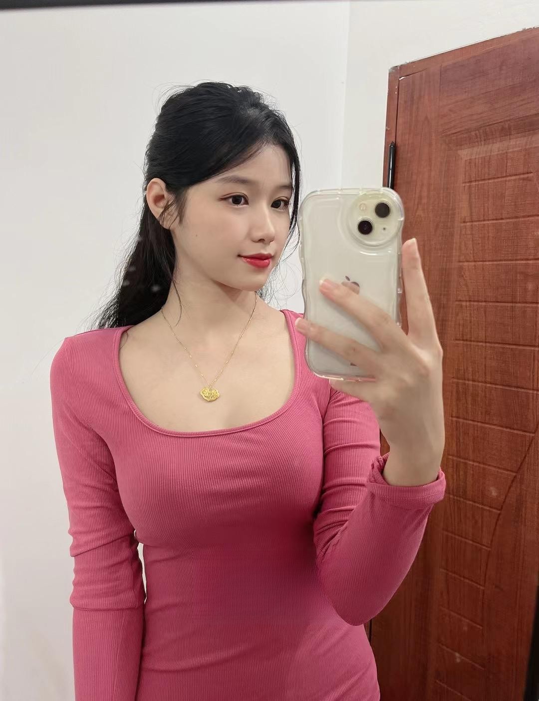 未央区翘臀巨乳兼职美女