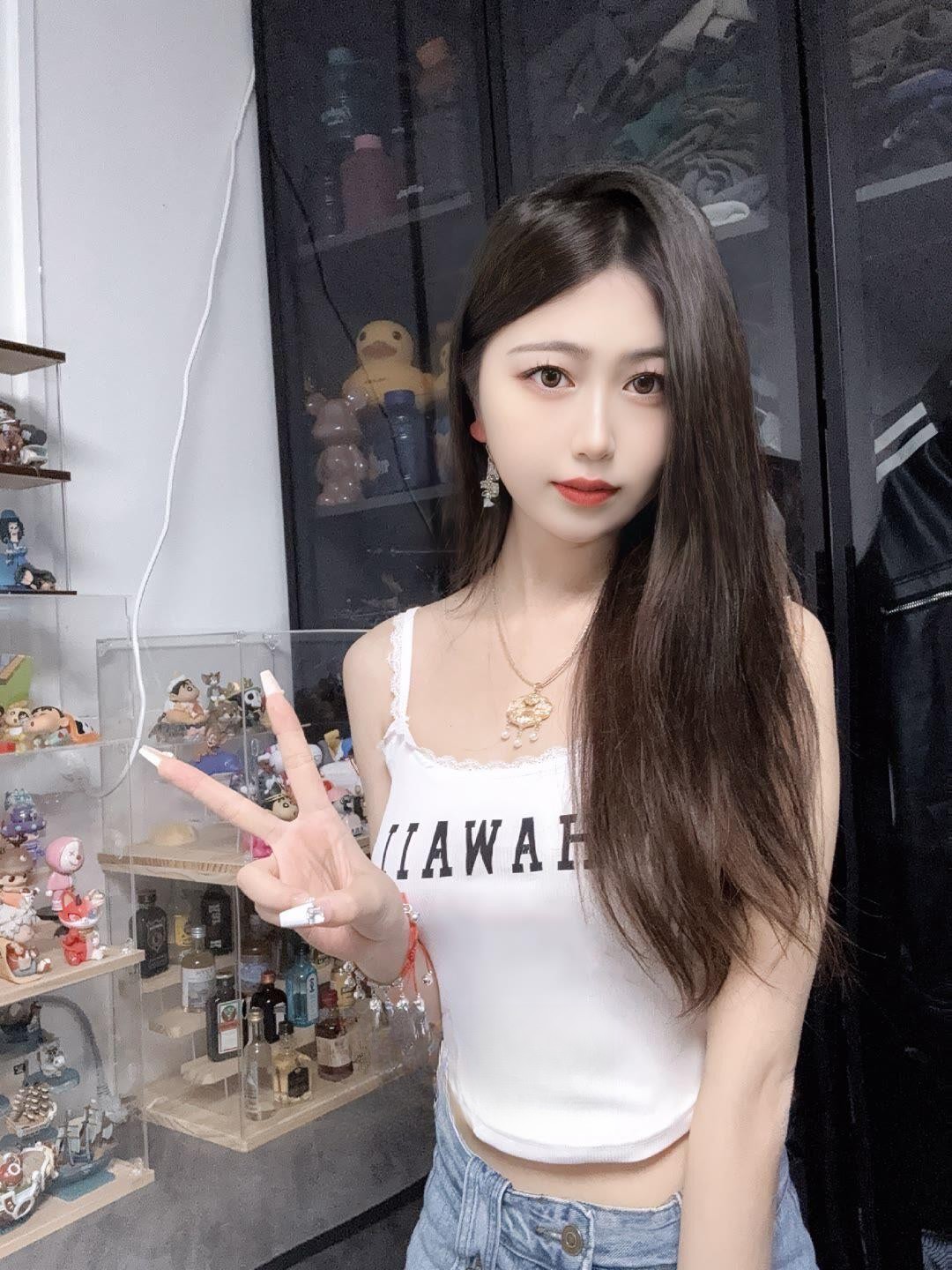 虹口小姐姐水多嫩粉人漂亮