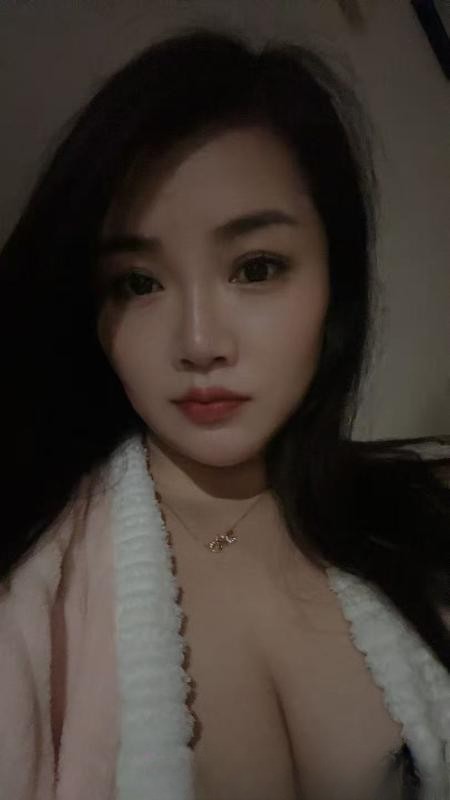 服装店老板娘