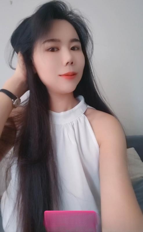 年轻长腿蜜儿