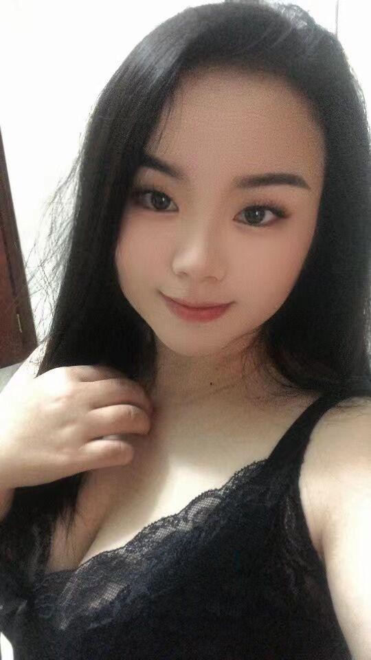 卸火固戍胸大微胖妹