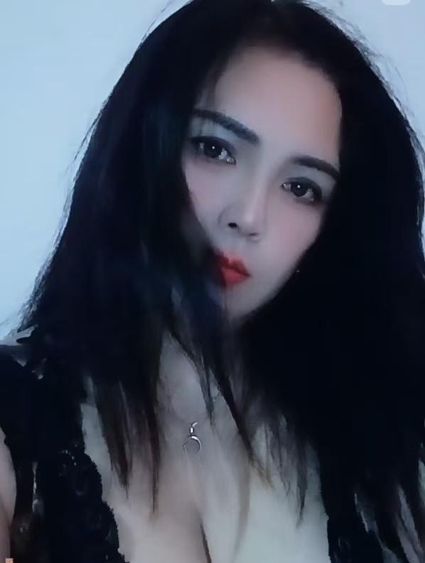 42f潮喷熟女姐姐榨汁机