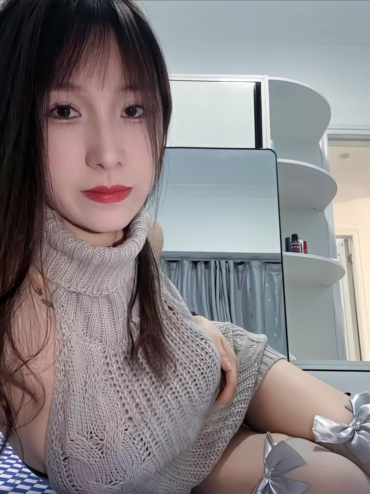 迷人美妞芝芝老师