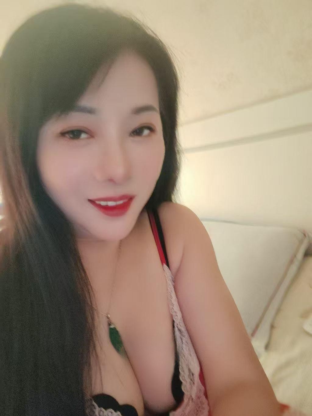 竹山路附近轻熟川妹子