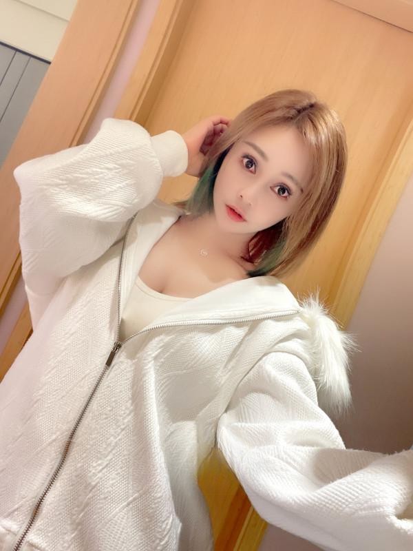 长相甜美温柔身材好