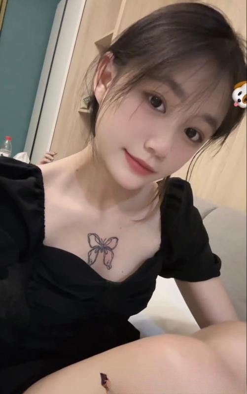 天河乖巧小妹妃妃