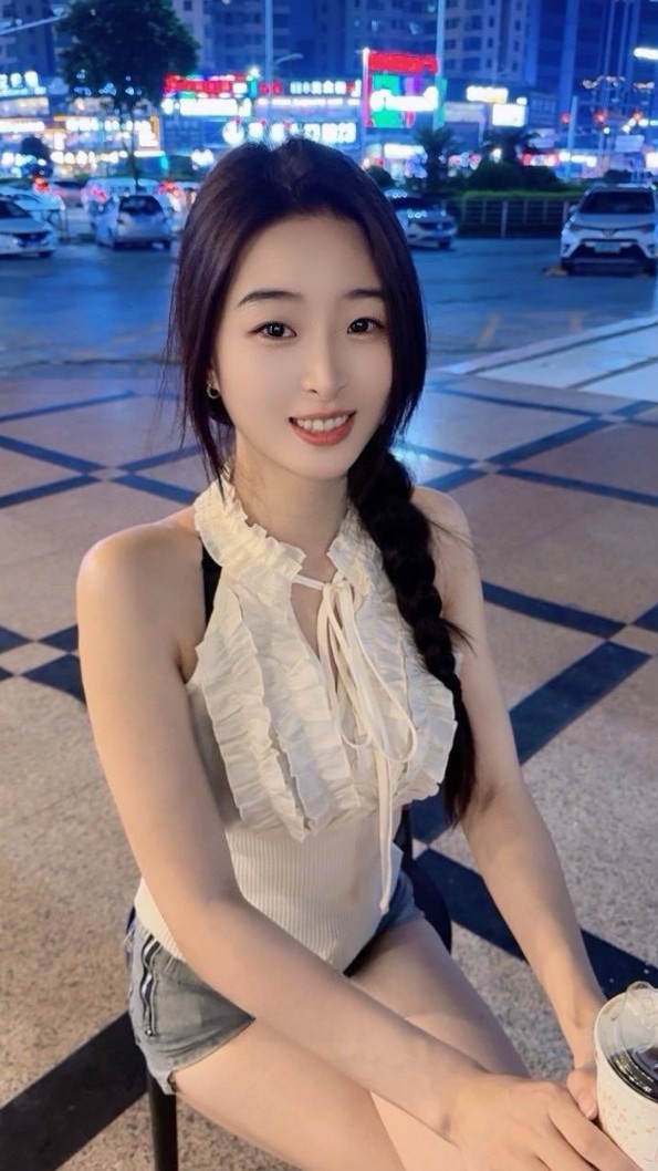 像女朋友一样既熟悉又冲动，从洗澡开始就粘着你