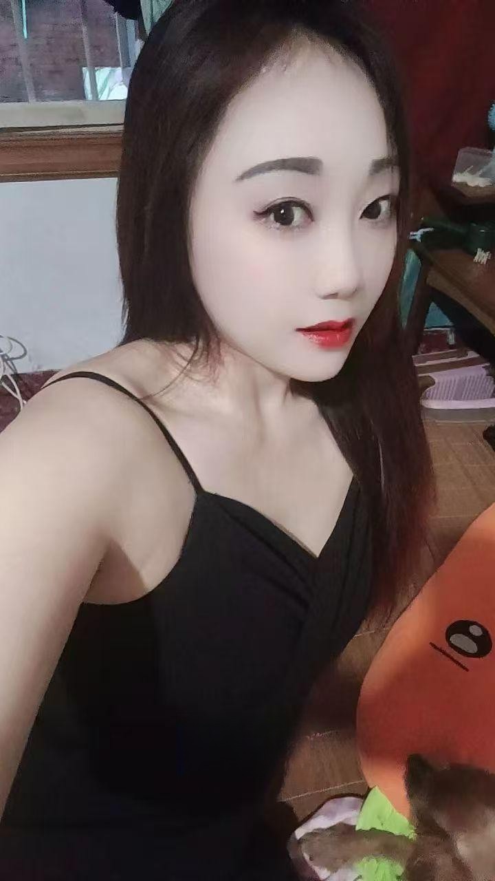 金水翘臀大奶小少妇