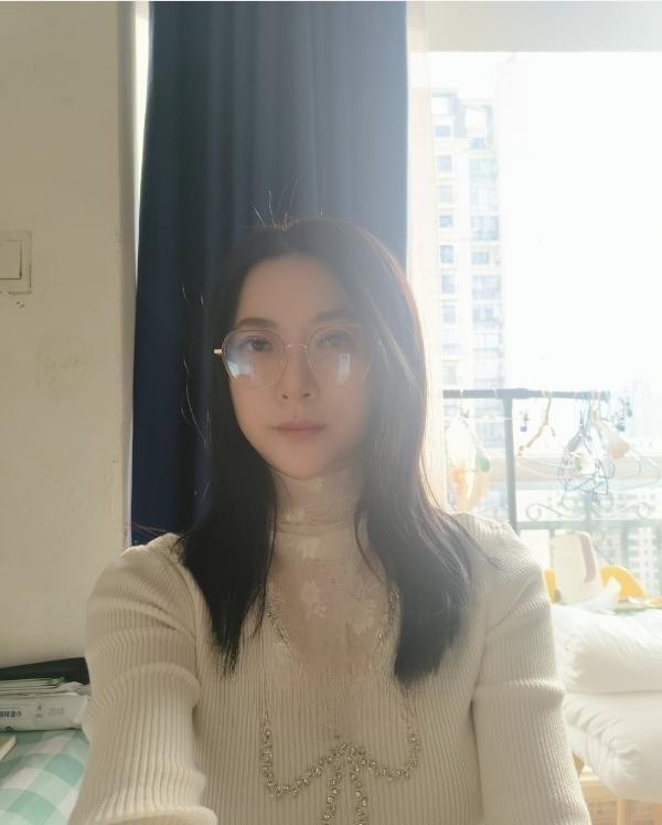 反差萌嫩妹