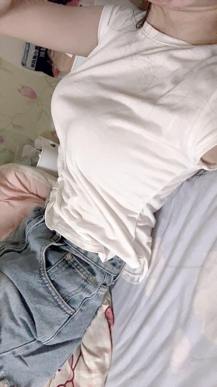 性感丰乳翘臀的小骚妇