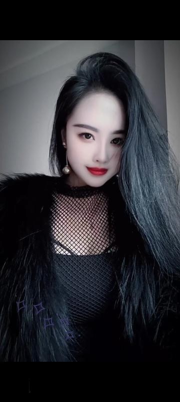 大长腿黑丝少妇