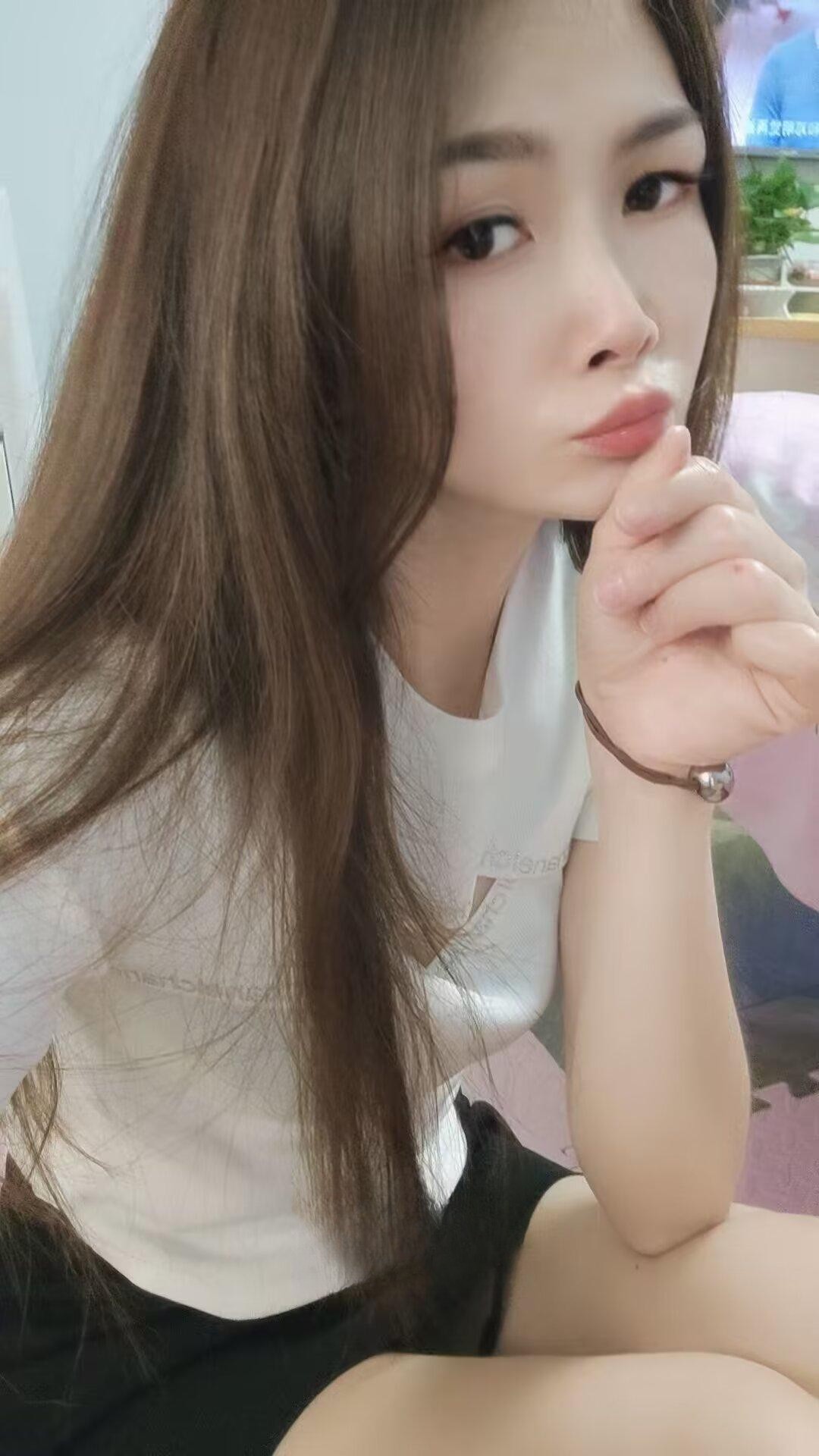 南站附近的小姐姐