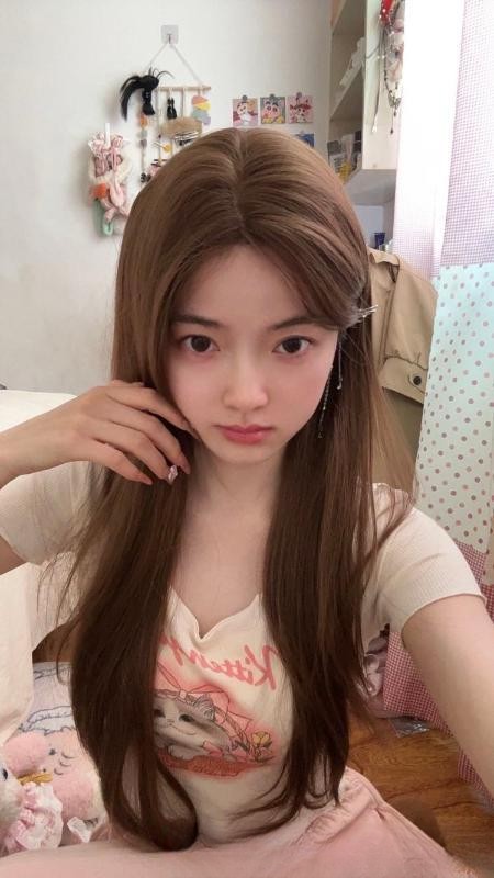 性感甜美李哈哈