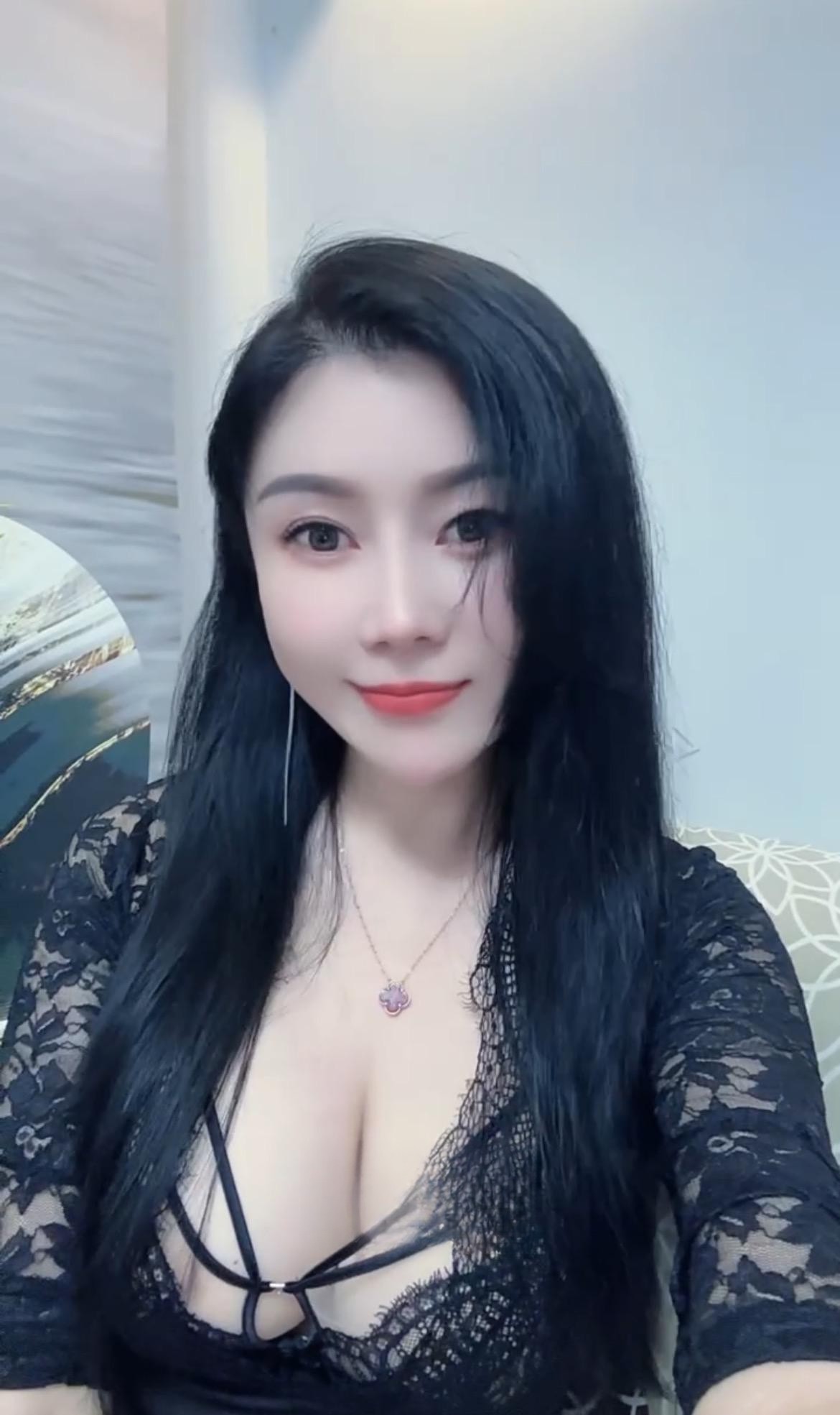 服务系大胸御姐