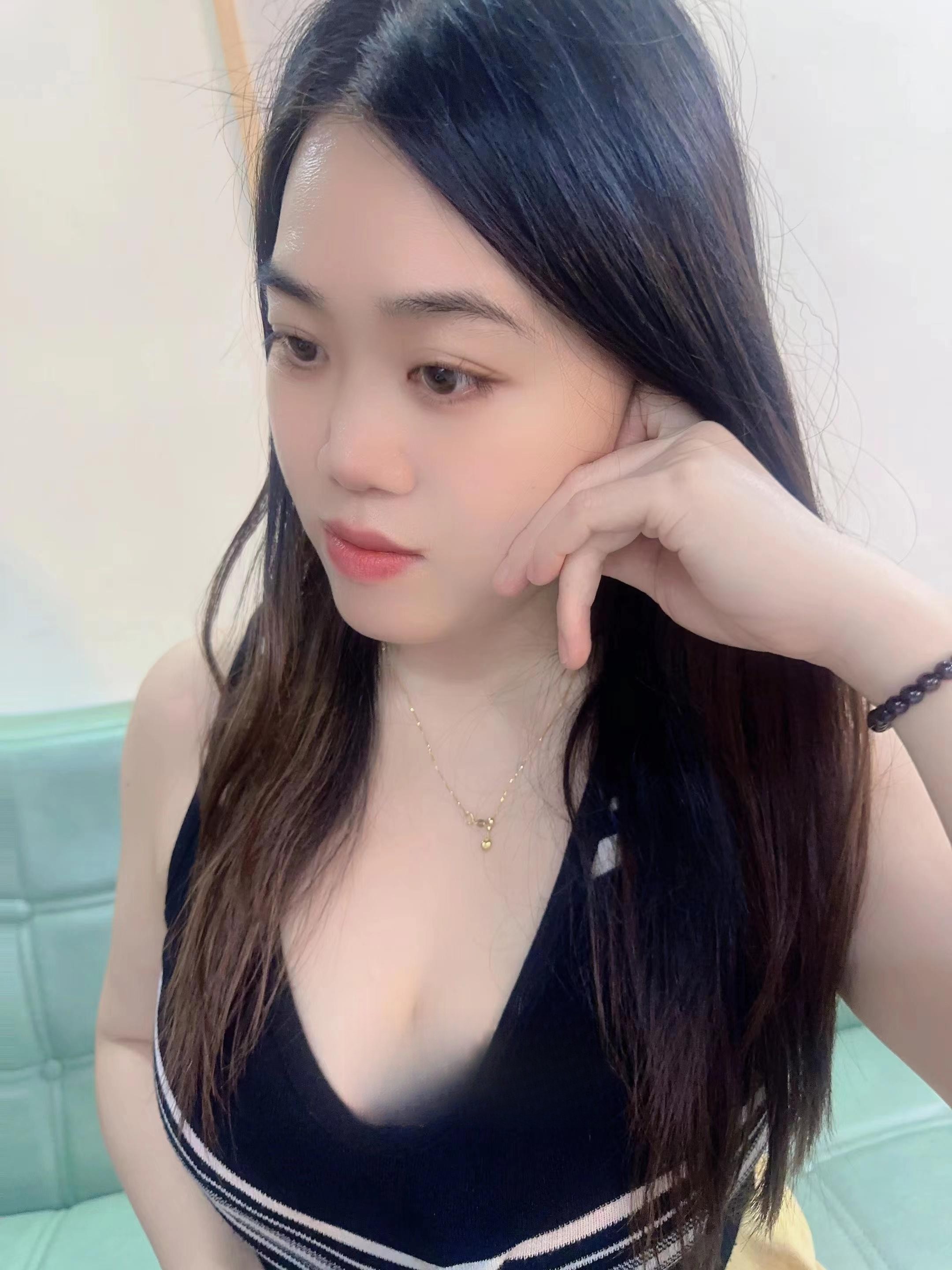 抓龙筋保养大胸少妇