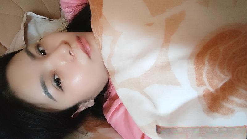 汉口火车站娇小女人