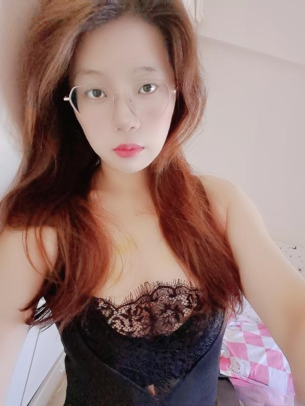 温柔性感长腿鱼儿