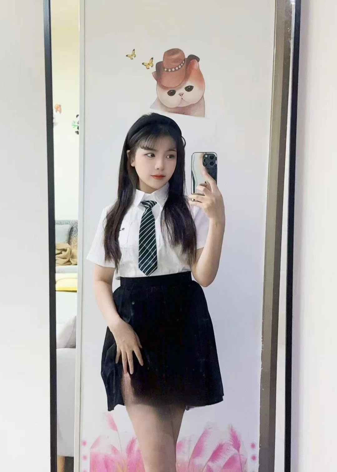 可爱妹子够骚够多水