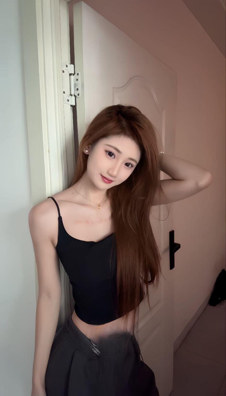 南京下身材超棒的嫩逼妹