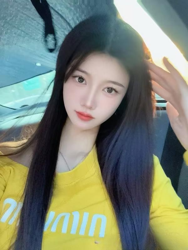 湿吻瑜伽老师袁满