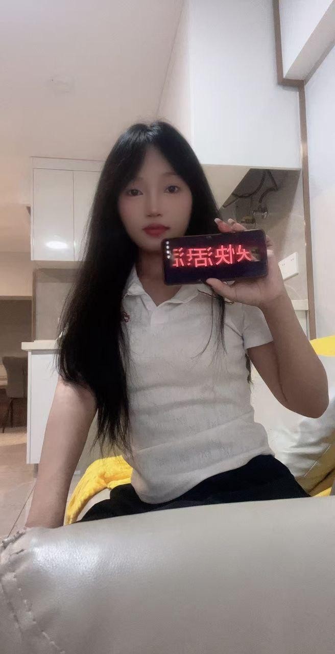 上城大胸甜妹