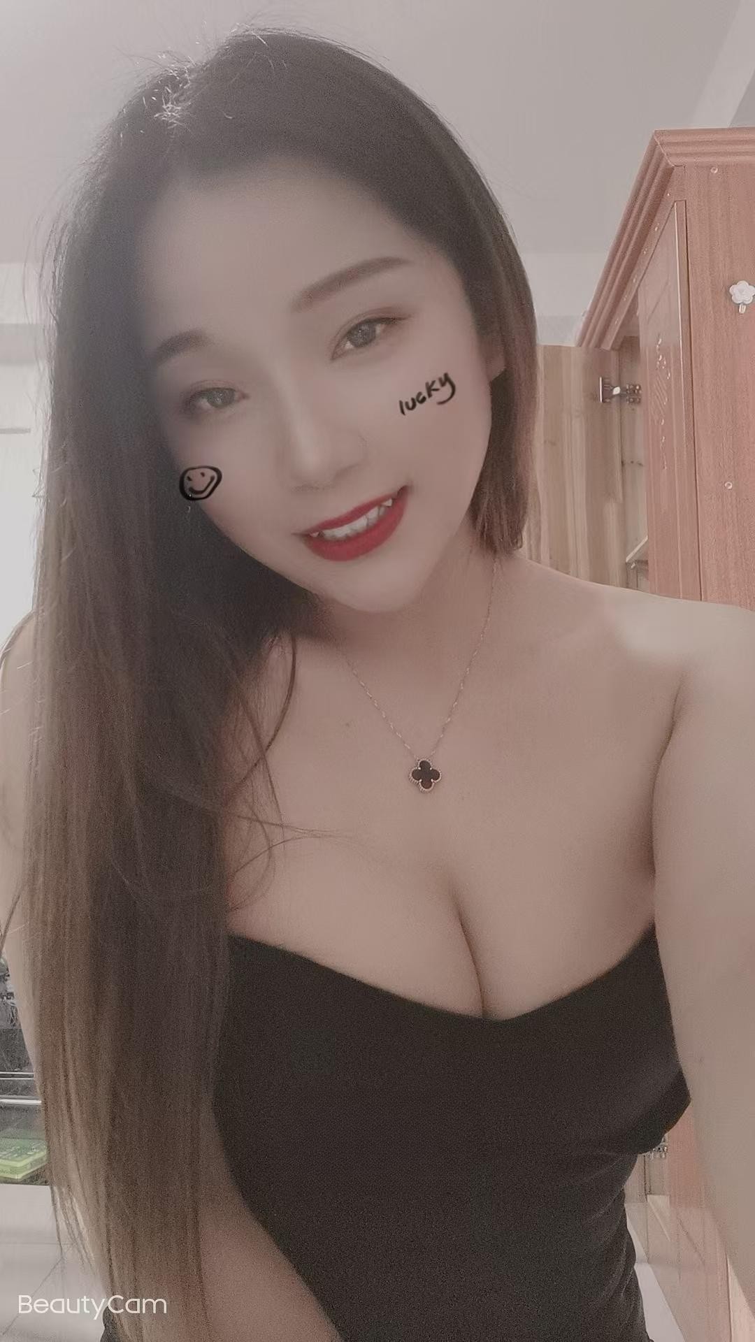 金水甜美反差骚货
