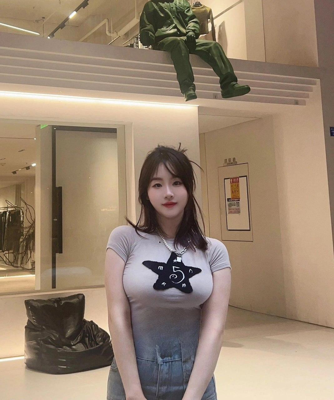 上城微胖大奶妹
