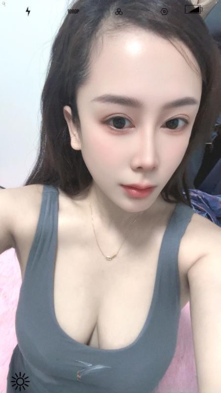 大胸萝莉