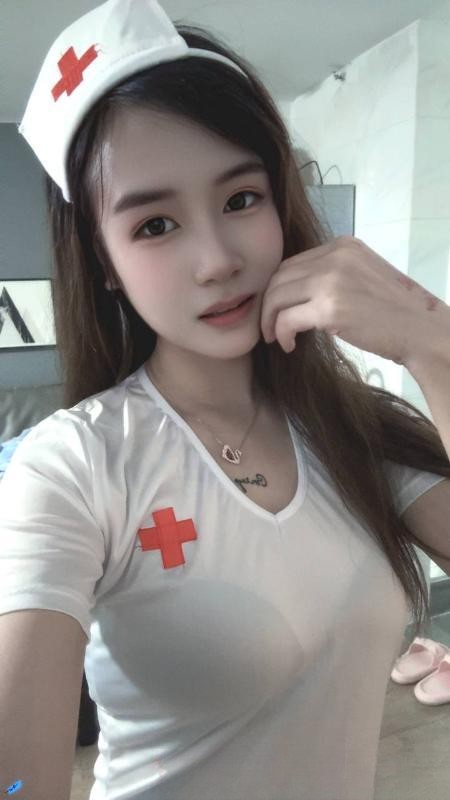 二刷东站护士诗涵