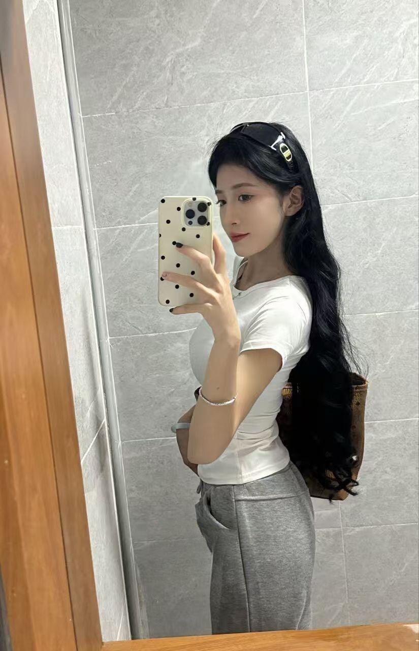 貌白丰满邻家丫丫小妹