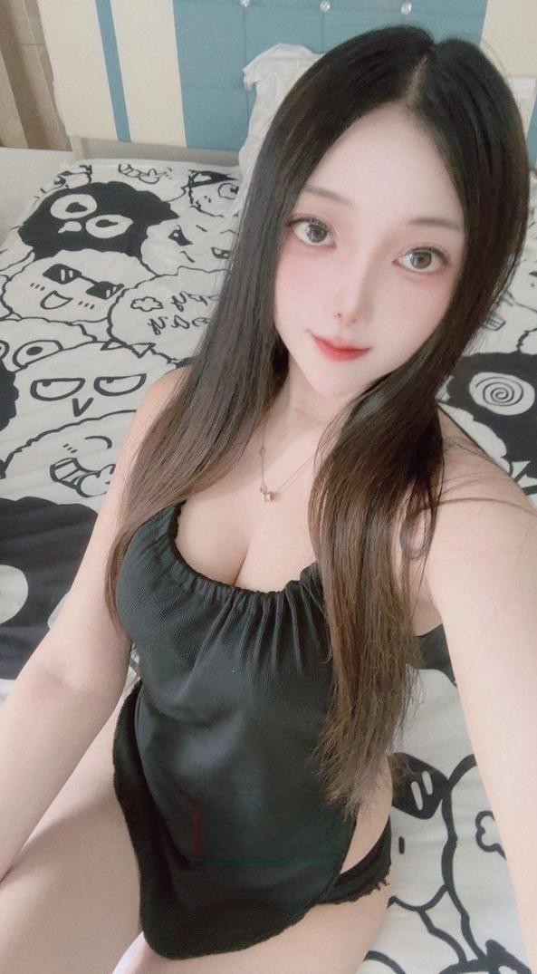 丰满翘臀大胸妹
