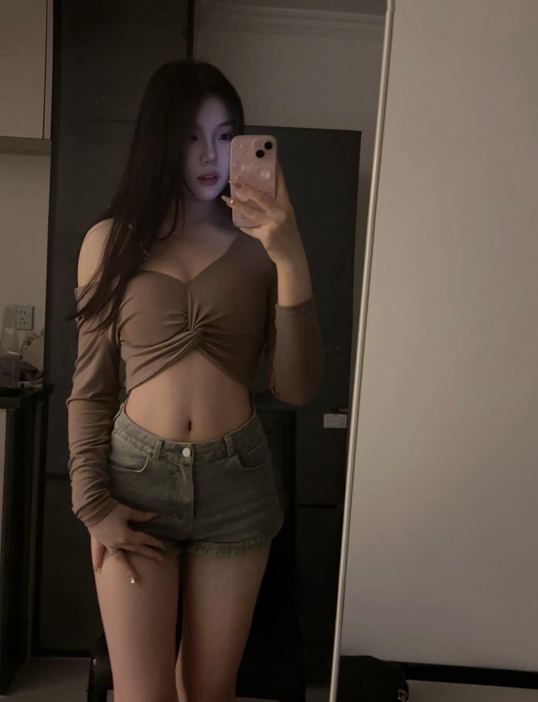 刚兼职的性感妹妹服务好