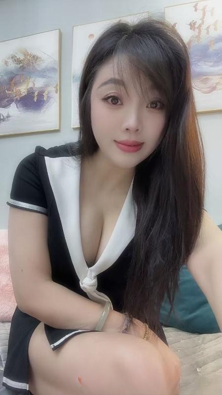 三里亭大胸小七