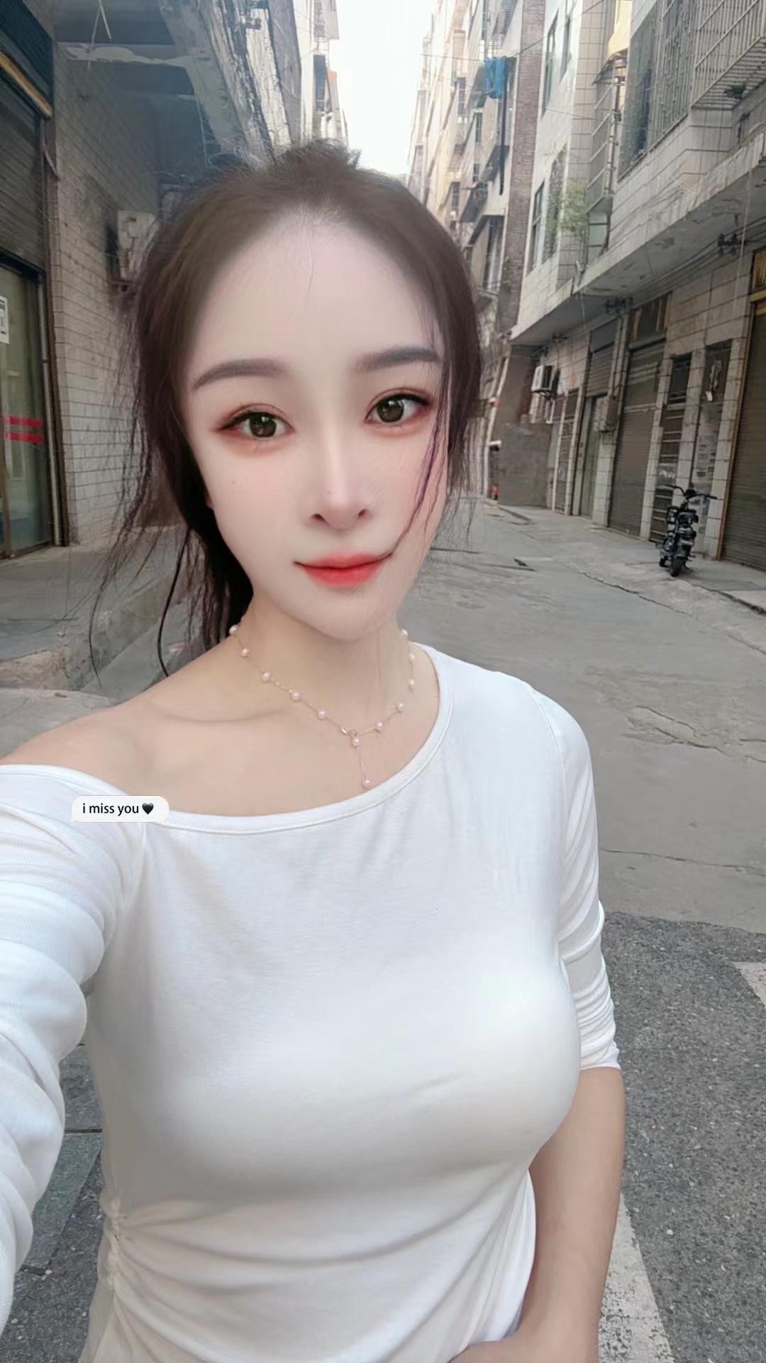 景芳服务型骚妇婷儿