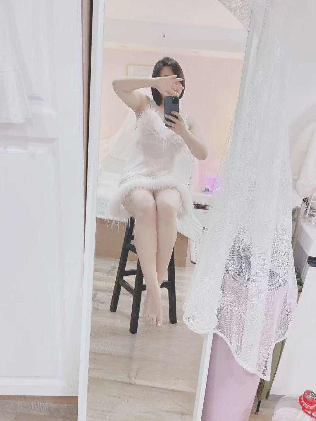 真实极品大胸美女服务好
