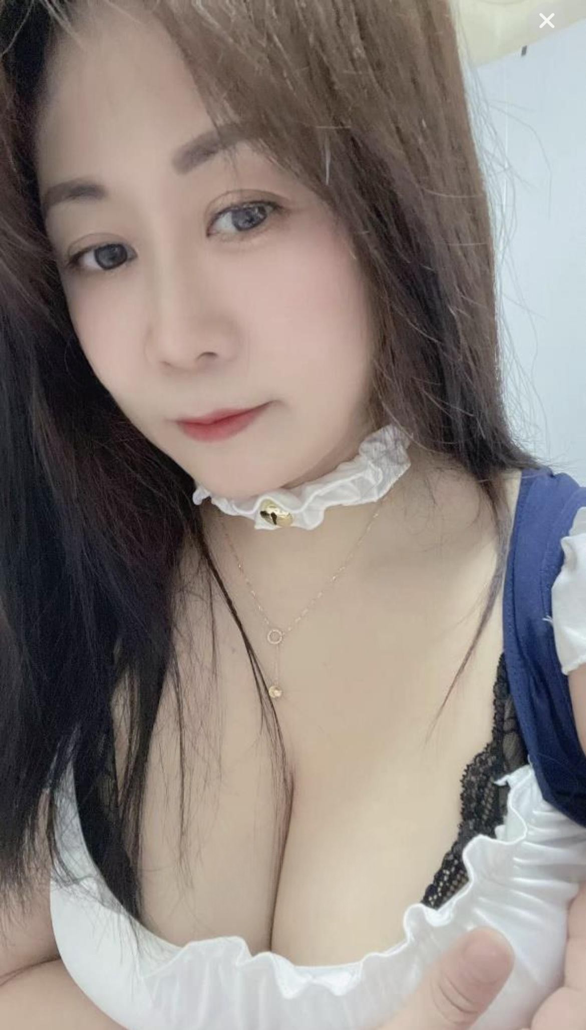 粉嫩骚货白浆多汁服务一流
