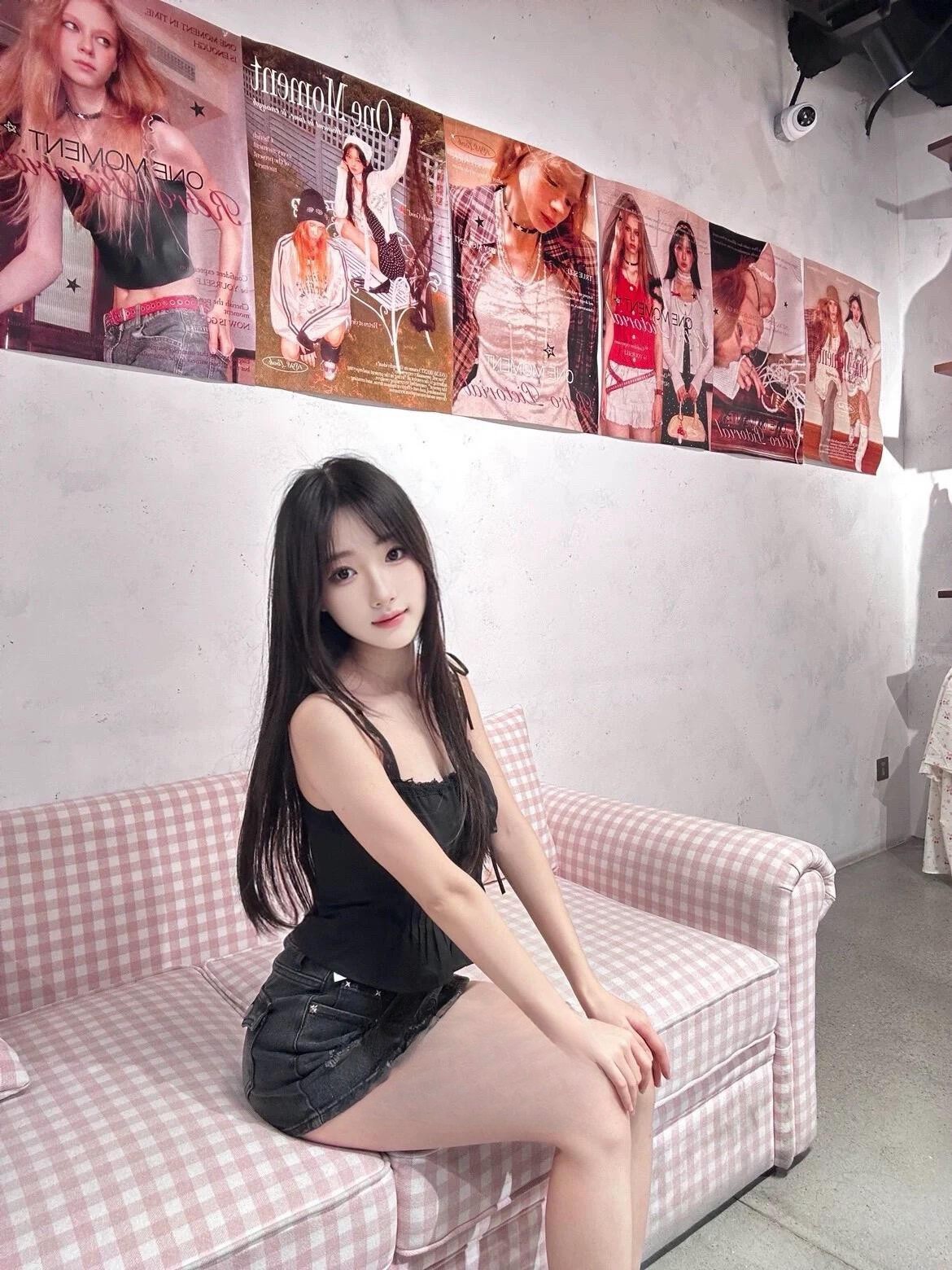 极品jk蜜桃臀小妹